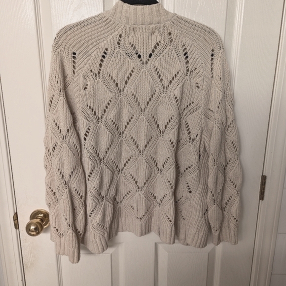 Old Navy Knit Cardigan, Cream, Size Medium Petite - Picture 2 of 3
